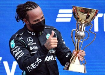 Lewis Hamilton yatangaje igihe azamara muri Mercedes, nubwo hari ibibazo yahuye nabyo