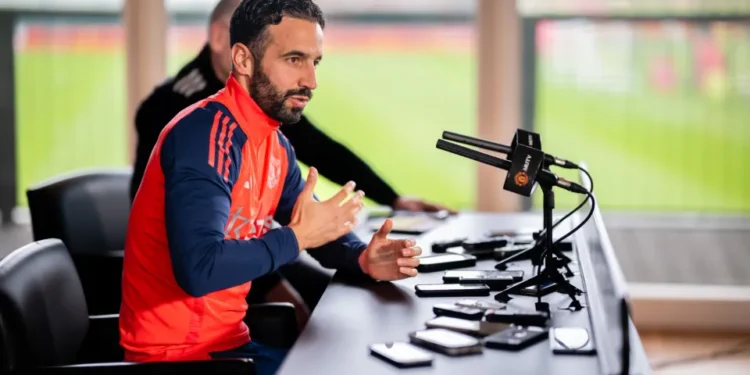 Bwa mbere umutoza Ruben Amorim kuva yagera muri MNU, yicaye ahura n’itangazamakuru