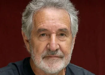 Umwanditsi wo muri Afurika y’Epfo urwanya ivanguramoko Breytenbach yapfuye