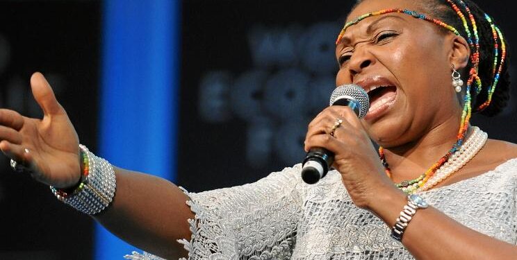 Yvonne Chaka Chaka uri kwinjiza agatubutse kandi nta indirimbo nshya afite