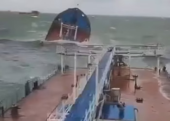 Mu Burusiya: Amato abiri yari yikoreye tanker za peteroli yakoze impanuka mu nyanja