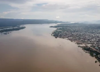 Abantu barenga 50 barapfuye abandi benshi baburirwa irengero