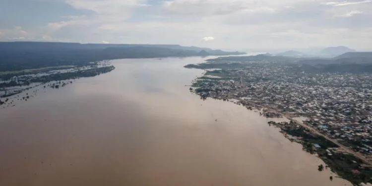 Abantu barenga 50 barapfuye abandi benshi baburirwa irengero