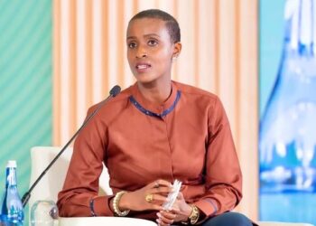 Madamu Nelly MUKAZAYIRE ni muntu ki?