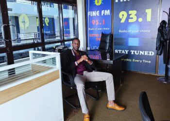 Umunyamakuru w’imikino Ishimwe Ricard yamaze gusezera kuri radiyo ya Fine FM