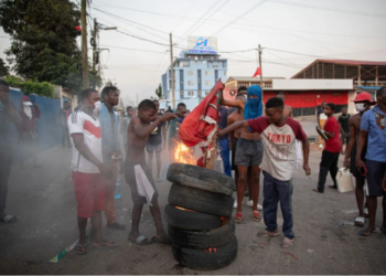 kubera iki urubyiruko rwo muri Mozambique rwakoze imyigaragambyo?