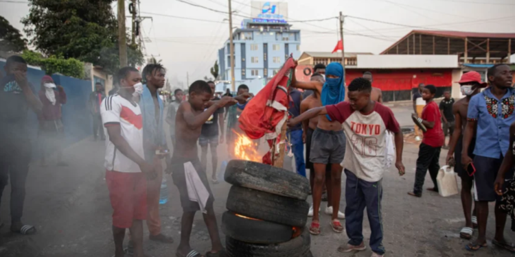 kubera iki urubyiruko rwo muri Mozambique rwakoze imyigaragambyo?