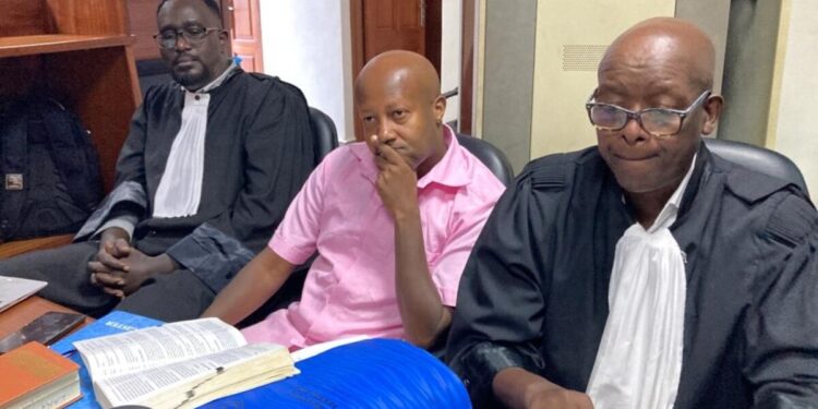 Urukiko rukuru rwimye Karasira Aimable uburenganzira bwo kwinjiza mudasobwa muri gereza