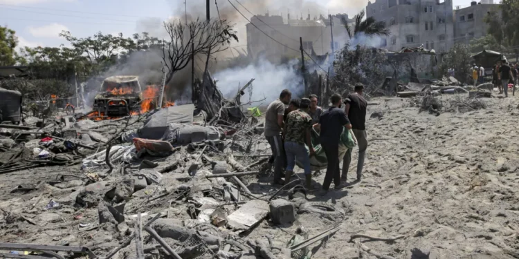 Ibitero bya Israel muri Gaza byahitanye abantu 50, harimo abagore n’abana bakiri bato