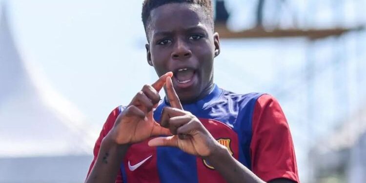 Umwana w’Umunya-Nigeria w’imyaka 9 Destiny Kosiso akomeje gutangaza Isi mu ikipe y’abato ya FC Barcelona La Masia