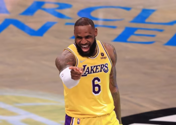 Umukinnyi w’icyamamare LeBron James agiye kwandika andi mateka mu mukino w’intoranywa wa NBA