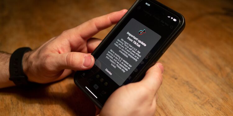 TikTok yagarutse ku murongo muri Leta Zunze Ubumwe za Amerika nyuma yo kuvaho mu gihe kitageze ku masaha 24