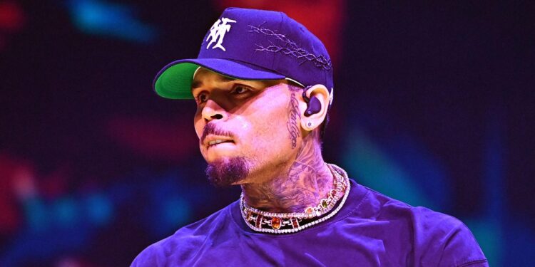 Chris Brown arasaba Miliyari 704 Frw abamukozeho Filime ‘Imusebya’
