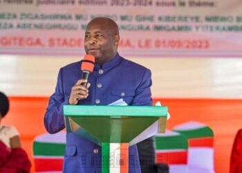 Perezida Ndayishimiye yashinje abahoze ari abajyanama be kwica amategeko mu rwego rw’Ubutabera