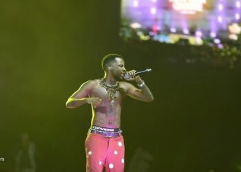 Yampano yakebuye bamwe mu bahanzi batinya BK Arena bavuga ko ari nini, kandi we abona ari nto