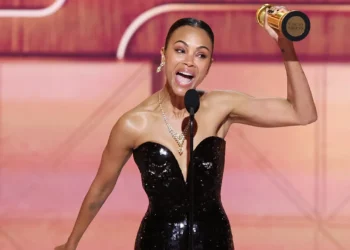 Zoe Saldaña yakiriye neza umuhamagaro we wo guhabwa igikombe cya Golden Globes