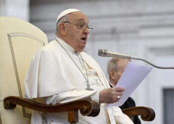 Ubuzima bwa Papa Francis bukomeje kuzamba, Vatican iri kugaragaza impungenge