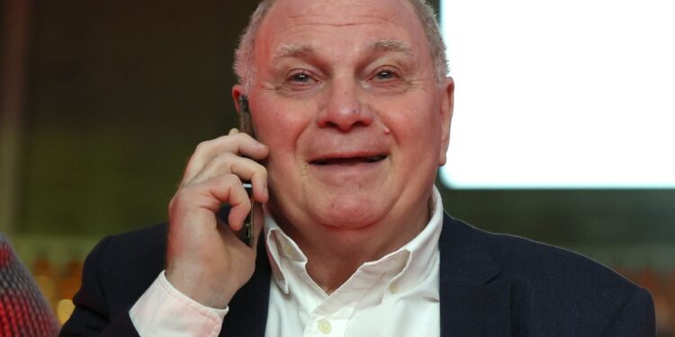 Uli Hoeneß yifuje Florian Wirtz muri Bayern Munich