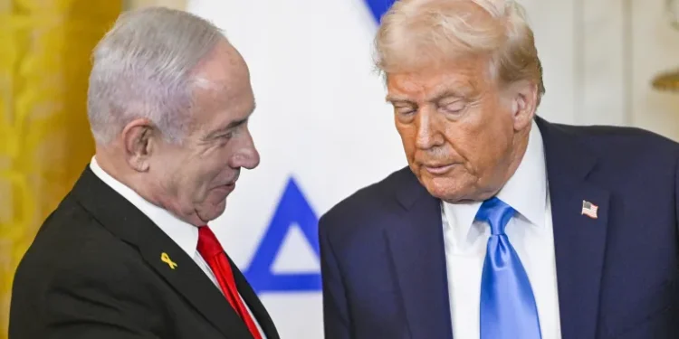 Trump afatiye ibihano Urukiko Mpuzamahanga Mpanabyaha arwita ‘urutemewe’