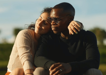 Tileh Pacbro umubyinnyi wo muri Kenya ukomeje kubica mu myidagaduro