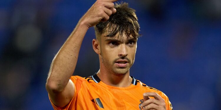 Real Madrid yiteguye guhuza ibitekerezo ku masezerano mashya ya Raúl Asencio