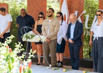 John Legend yasuye Urwibutso rwa Jenoside rwa Kigali agenera ubutumwa abarokotse