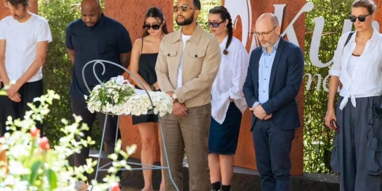 John Legend yasuye Urwibutso rwa Jenoside rwa Kigali agenera ubutumwa abarokotse