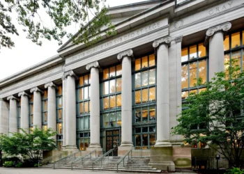 Igabanuka ry’Abanyeshuri B’Abirabura muri Harvard Law School Nyuma y’Icyemezo cy’Urukiko rw’Ikirenga