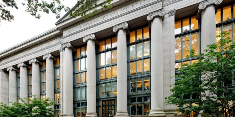 Igabanuka ry’Abanyeshuri B’Abirabura muri Harvard Law School Nyuma y’Icyemezo cy’Urukiko rw’Ikirenga