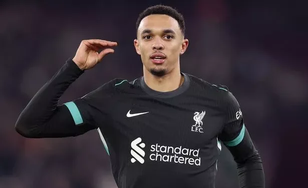Trent Alexander-Arnold: Ikirenge kimwe kiri i Liverpool, ikindi i Madrid
