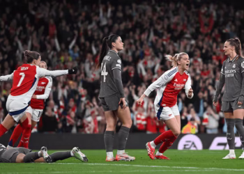 Arsenal y’abagore yagaragarije basaza babo icyo gukora!