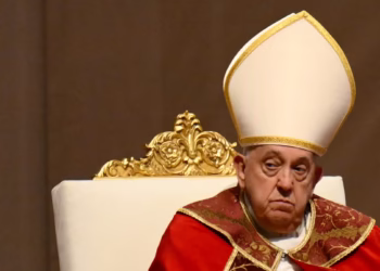 Papa Fransisiko akomeje kwitabwaho, ariko amakuru ye yo gukira aracyarimo amakenga