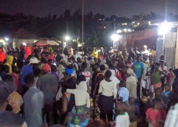 Umuturage Byiringiro Timoth uzwi nka Cakazulu yakubiswe n’abanyerondo azira ubujura mu mudugudu wa Byimana