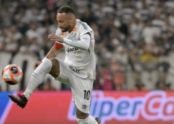 Neymar Jr ntabwo yigeze aboneka ku mukino wabahuzaga n’ikipe Corinthiansaraye kubw’imvune afite