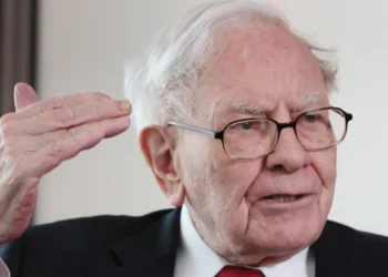 Warren Buffett yakomeje kwibaza nimba arigikorwa cy’Intambara cyangwa Politiki y’Ubukungu?