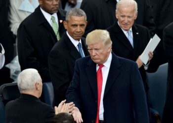 Minisiteri y’ubutabera yongeye guhatira abanyamakuru gutanga amakuru, Isubire ku mikorere yabayeho mu gihe cya Trump na Obama