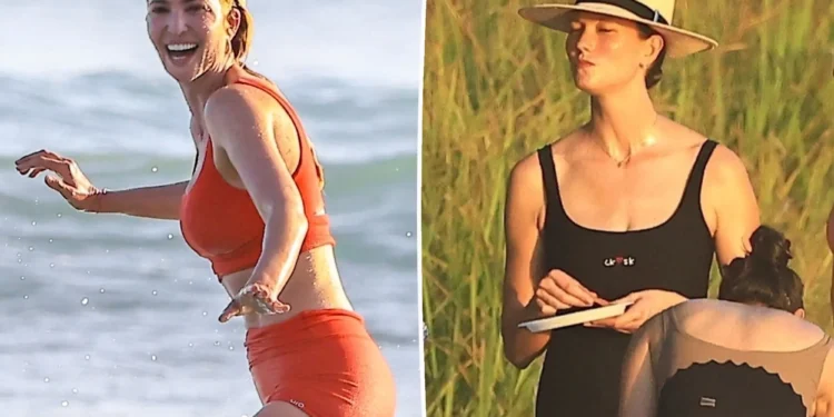 Ivanka Trump n’umunyamideli Karlie Kloss bazenguruka ku mucanga mu myambaro yo koga!