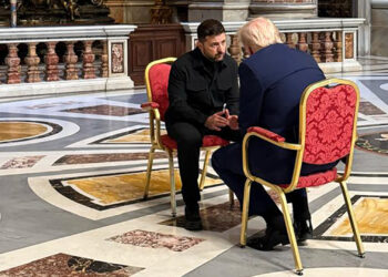 Trump yaciye igikuba i Vatikani: Yahuriye na Zelenskyy mu ibanga, ubwamamare bwe burahanantuka!