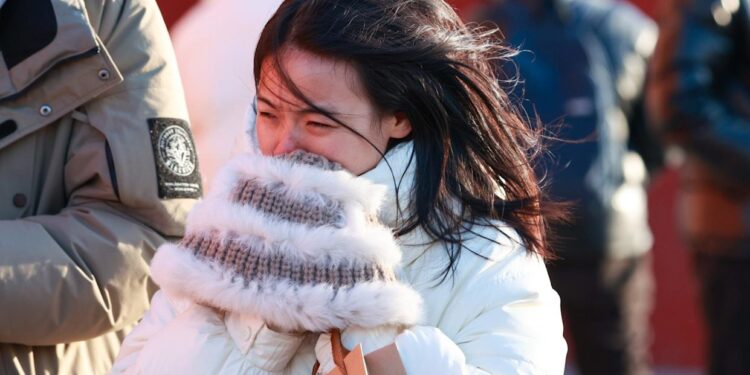 Mu Bushinwa abantu bafite Ibiro munsi ya 50 babujijwe kuva mu ngo zabo kubera umuyaga ukabije