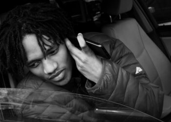 Bob Keve yagarukanye indirimbo nshya “Uzansaza”, ishimangira impano ye itajegajega.