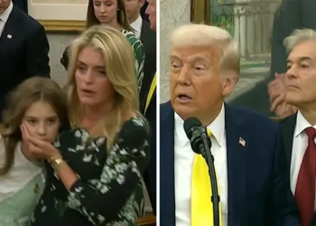 Umwuzukuru wa Dr. Oz yikubise hasi muri Oval Office