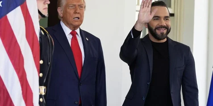 Nayib Bukele yanze kugarura umuturage Amerika yirukanye mu buriganya