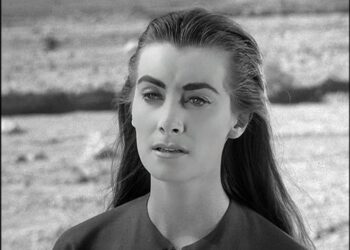 Icyamamare Jean Marsh asezeye isi ku myaka 90.