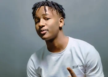 Biswanka asezeye umuziki mu gahinda: Ngo Arahohototezwa, hari abashaka kumutsemba.