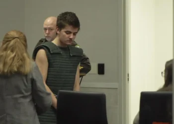 Umwana w’imyaka 17 yishe ababyeyi mu mugambi wo kwica Perezida Trump