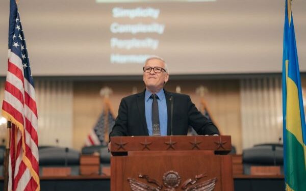 Carl Wilkens yashimye iterambere ry’u Rwanda n’uburyo rwubatse ubumwe nyuma ya Jenoside