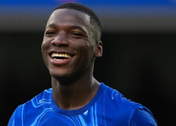 Chelsea yiteguye kongera amasezerano ya Moisés Caicedo