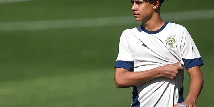 Cristiano Ronaldo Jr yatangiye urugendo rushya mu ikipe y’igihugu yabato Portugal batarengeje imyaka15