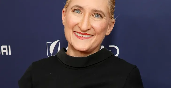 Umuhanzikazi Jill Sobule yapfiriye mu muriro wibasiye Inzu Ku myaka 66.