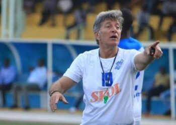 Ese Rayon Sports yaba iri mu nzira yo kugumana na Robertinho?